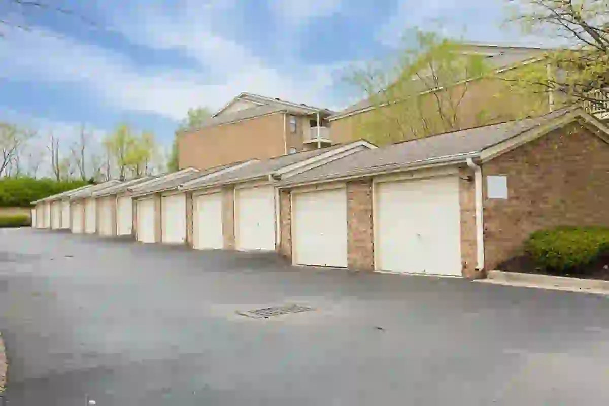 Private garages with individual access